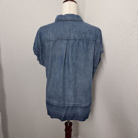RAILS Button-Front Blue Chambray Shirt Women Size Medium Raw Hem Short Sleeve - Picture 4 of 8